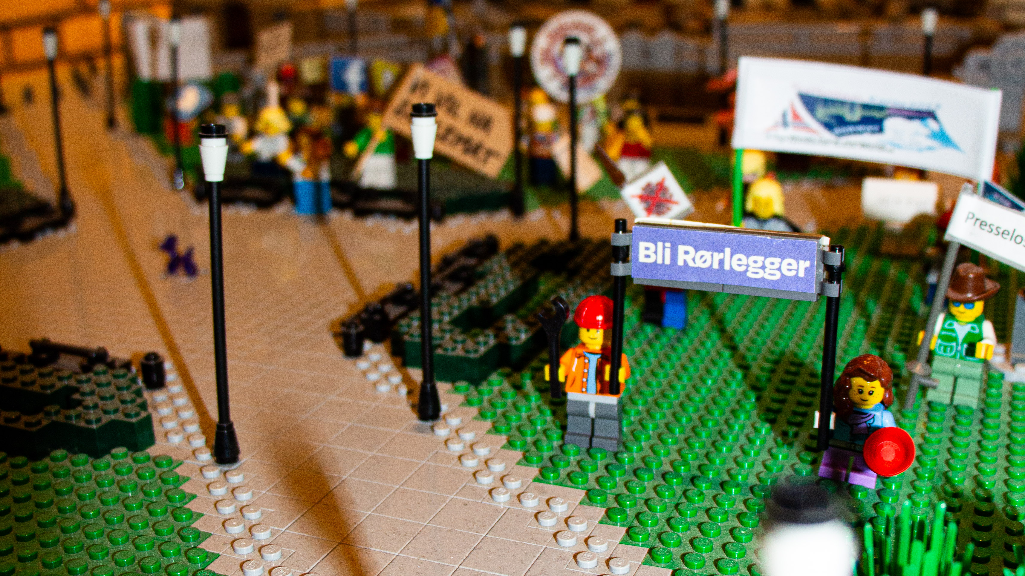 Lego-stortinget-blirørlegger_1280x720-3.jpg