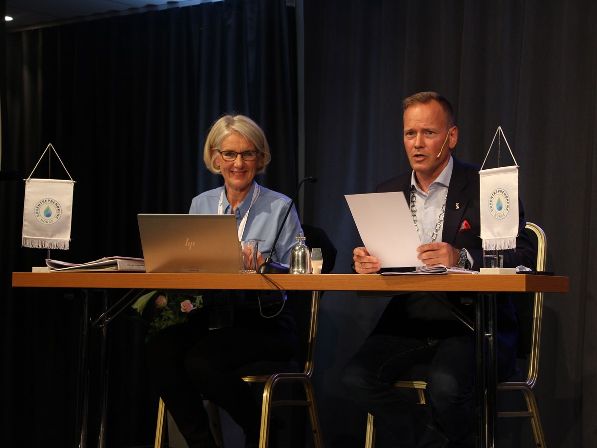 En viktig oppgave for Torkild Korsnes og resten av styret er å spille administrasjonen, ledet av Marianne Røiseland , best mulig. (Foto: Stein Arild Iglebæk)
