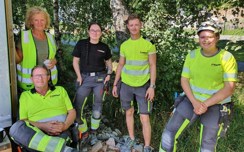 Lærlingene ved Rørentreprenørenes Opplæringskontor Vestfold må ta smittevernkurs. Denne gjengen fra Gran VVS jobber på Rortunet på Slemmestad. Fra venstre: Bas på boligdelen Morten Sandberg, opplæringsleder Elin Moer Brænne, kohorten Julia Chr. Samuelsen og Morten A. Skjelbred og Helene Brekke.