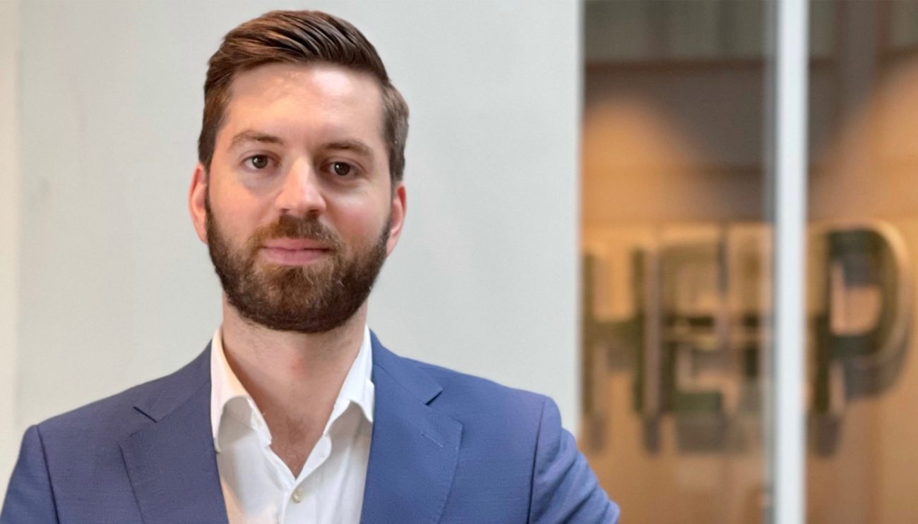 Advokat Aksel Stumpf i Help Forsikring møter mange ulike problemstillinger når han hjelper RørNorges medlemmer.