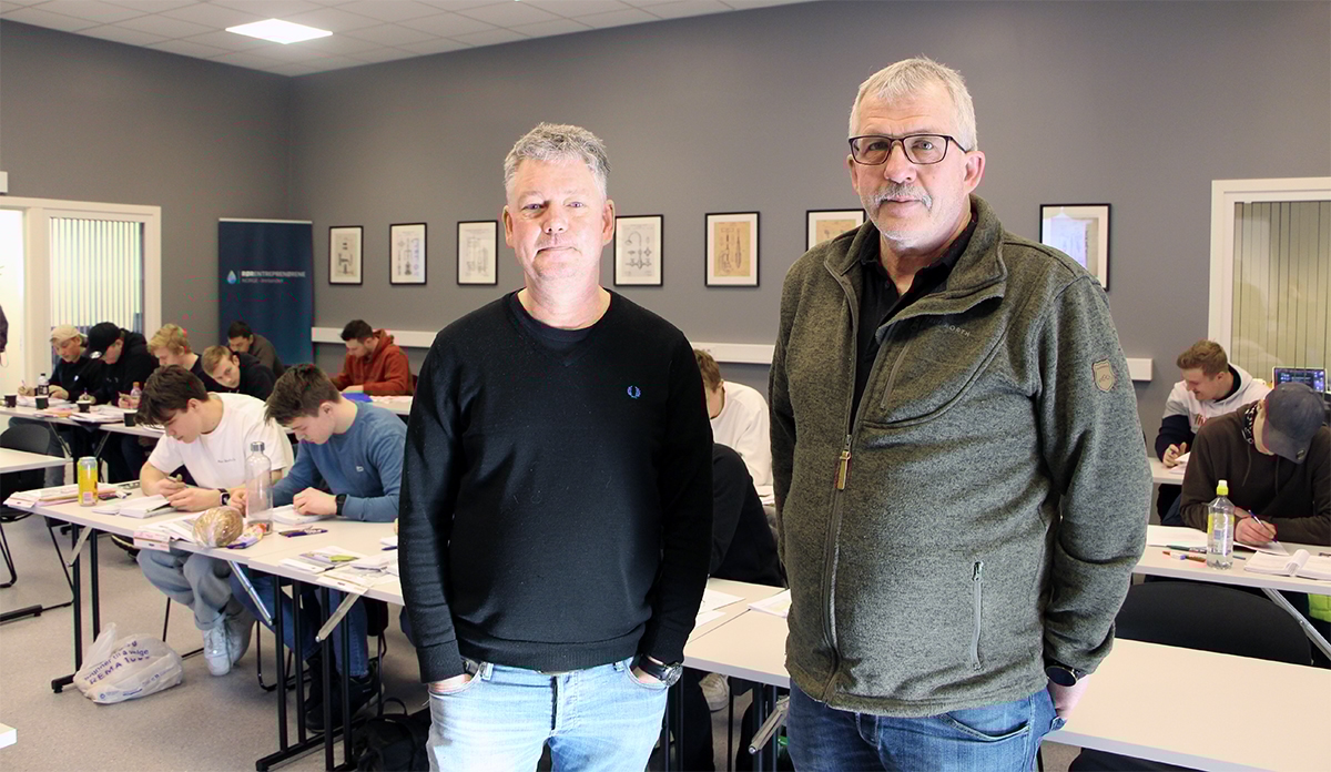 Opplæringskonsulent Kyrre Jensen og daglig leder Åge Bjørnbakken ved Opplæringskontor Rørfag Innlandet følger opp Innlandets rørleggerlærlinger på veien mot svennebrevet.