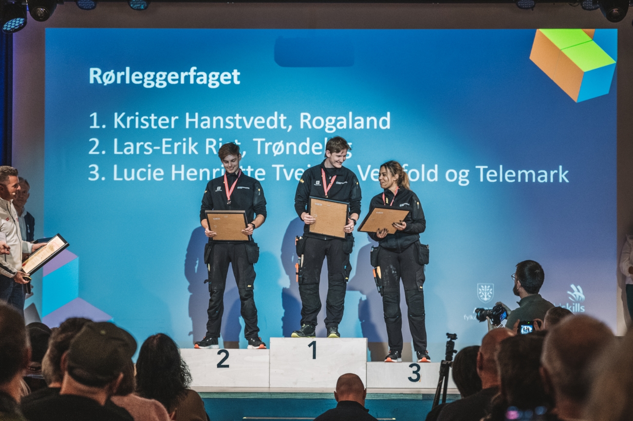 Mennesker på premieutdeling